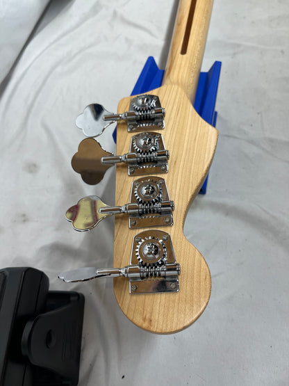 Fender Standard Fretless 4-String Electric Jazz Bass - Blue Agave
