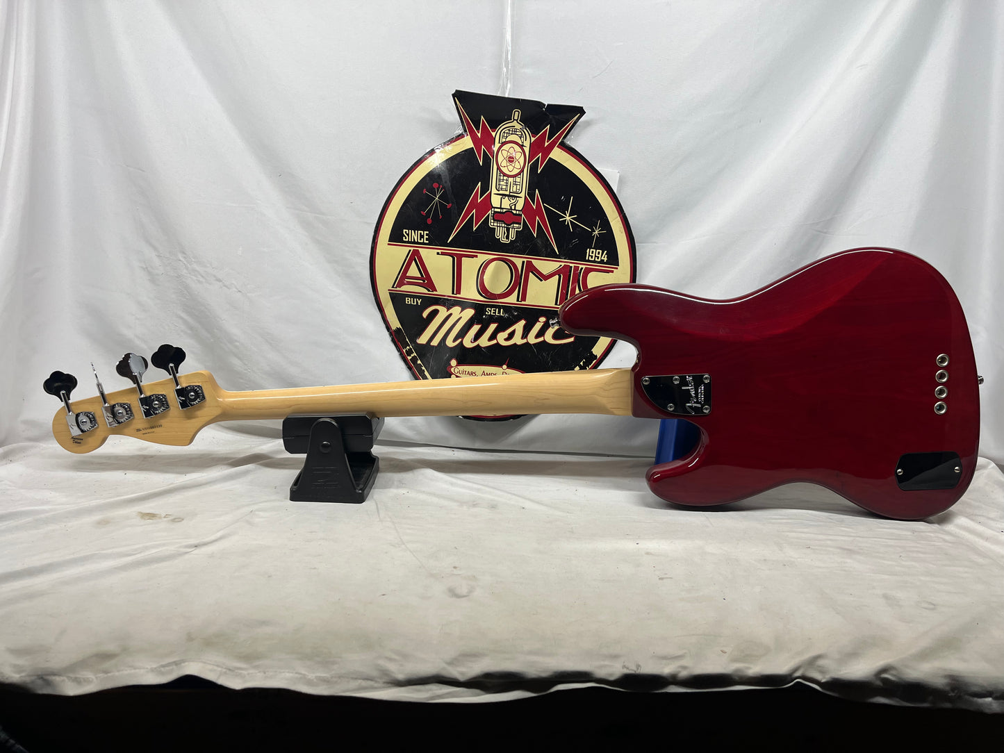 Fender American Deluxe 4-String Electric Jazz Bass 2011 - Wine Transparent