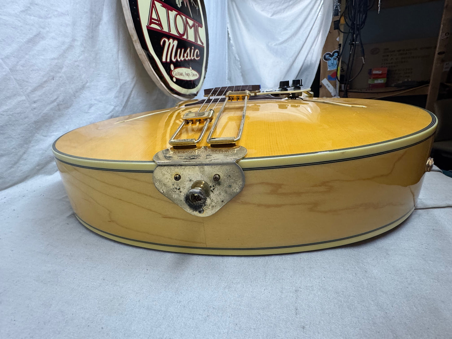 Epiphone Emperor Regent Archtop Hollowbody Guitar 2011
