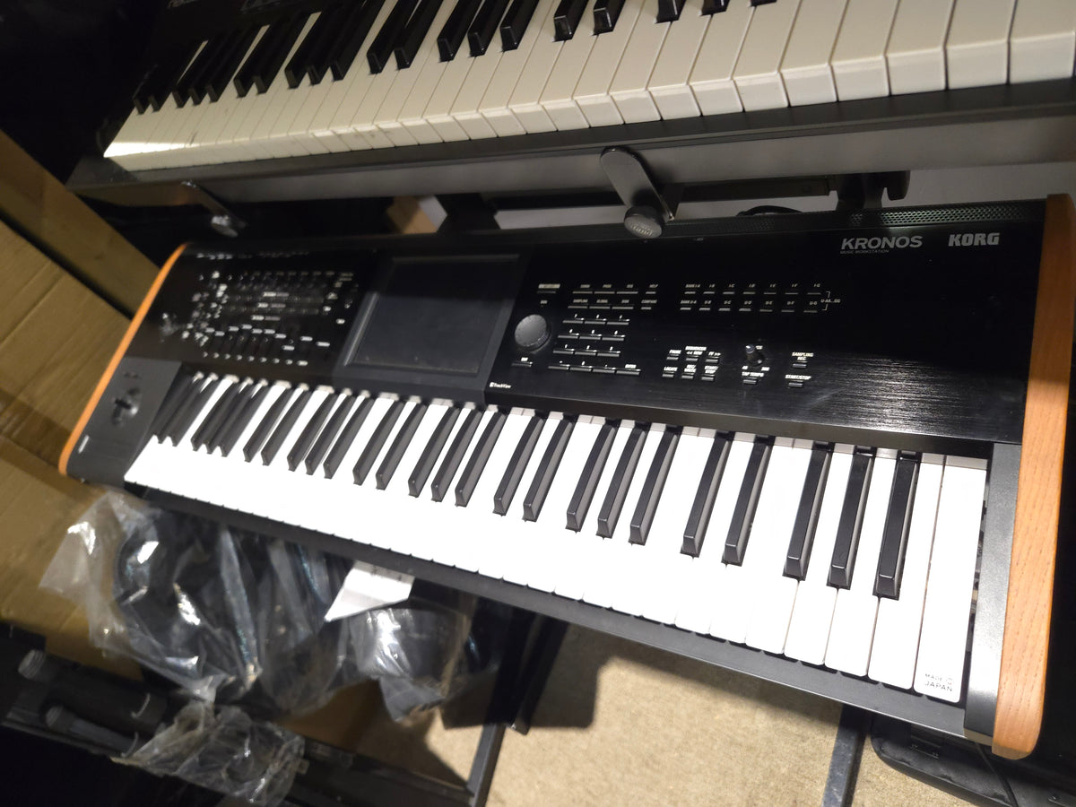 Korg Kronos 61 Keyboard - Local Pickup Only