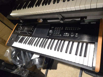 Korg Kronos 61 Keyboard - Local Pickup Only