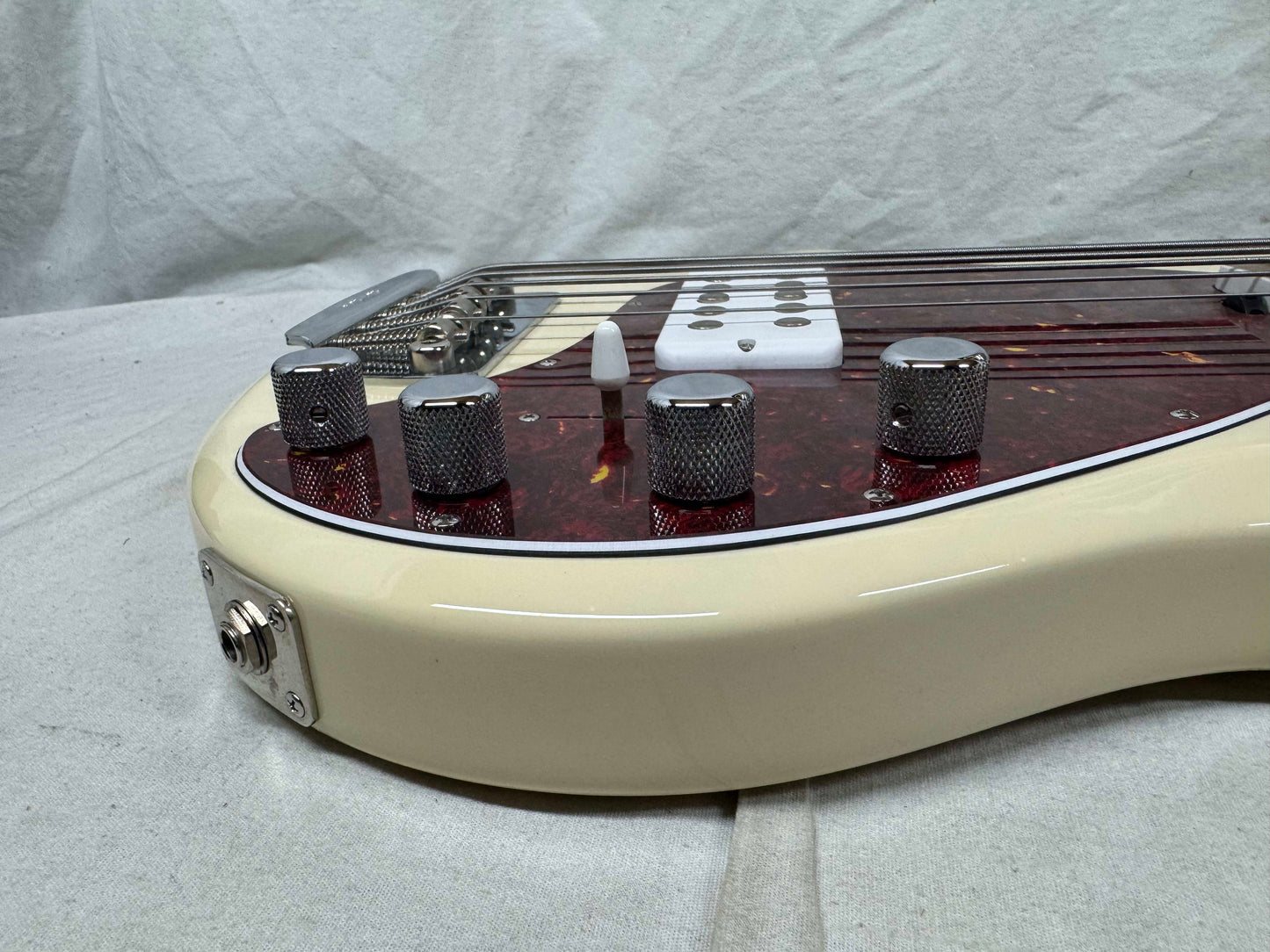 Ernie Ball Music Man 30th Anniversary Stingray sting ray 5 H Bass with Case 2018 - Translucent Buttercream / Roasted maple neck / maple fingerboard