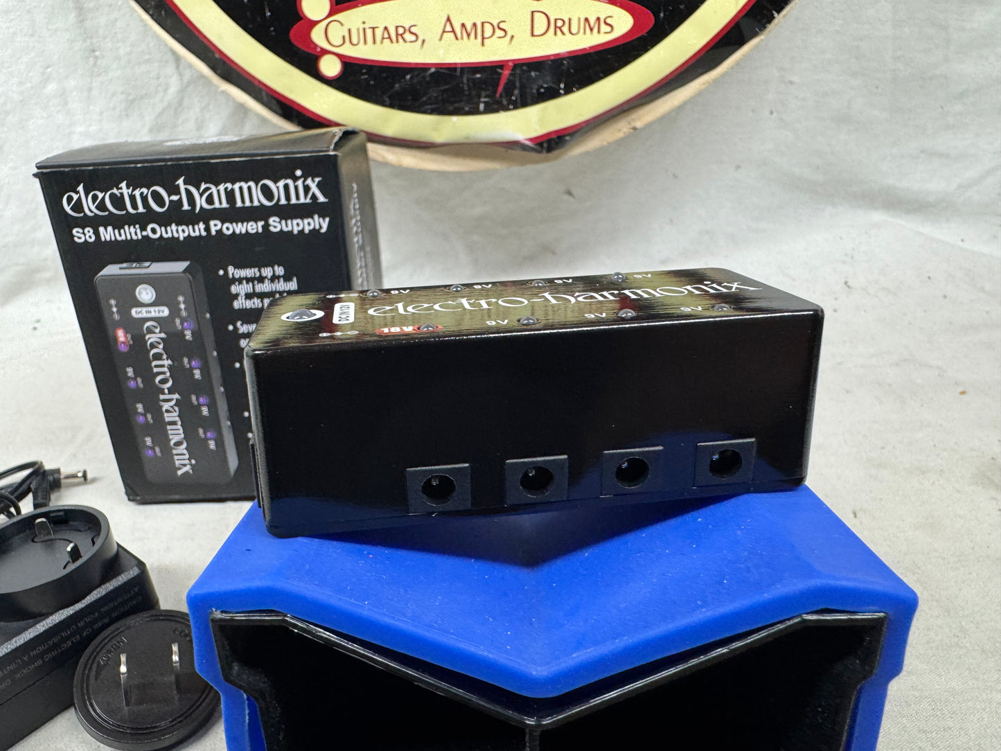 Electro-Harmonix S8 Multi-Output Power Supply with Box