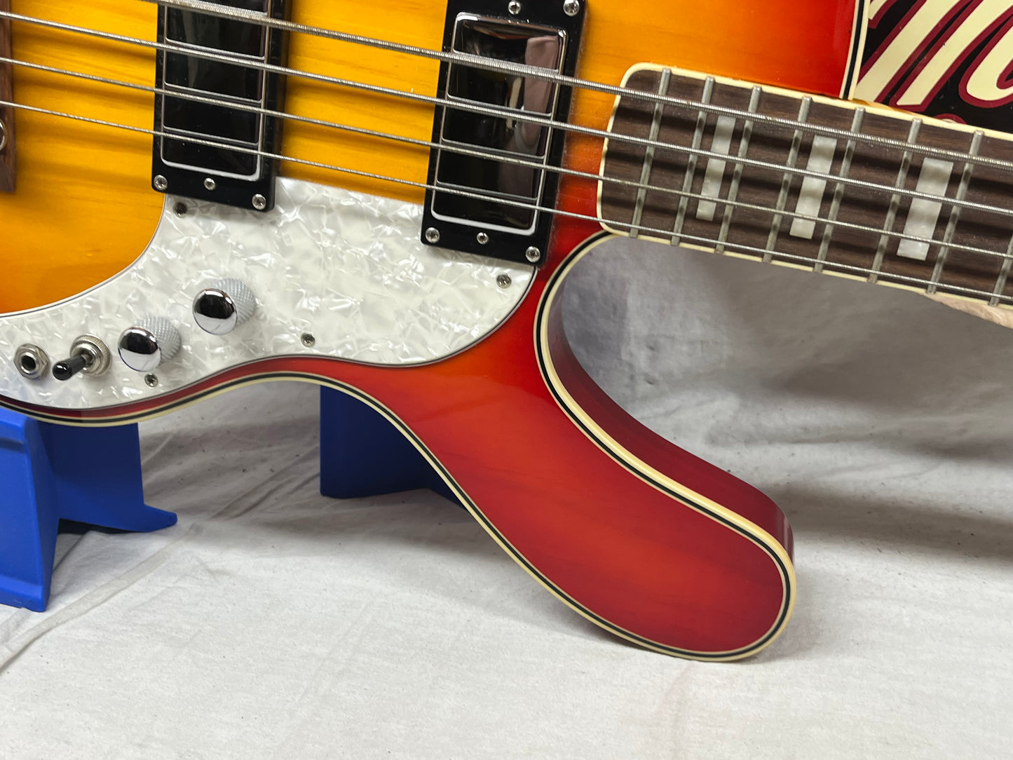 Musicvox Spaceranger Electric 4-String Bass - Sunburst