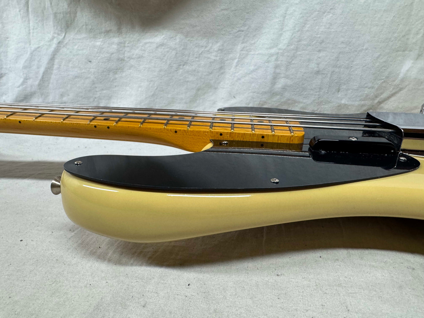 Fender American Vintage II 2 '54 1954 Precision Bass 4-string P-Bass with COA + Case 2022 - Vintage Blonde / Maple neck