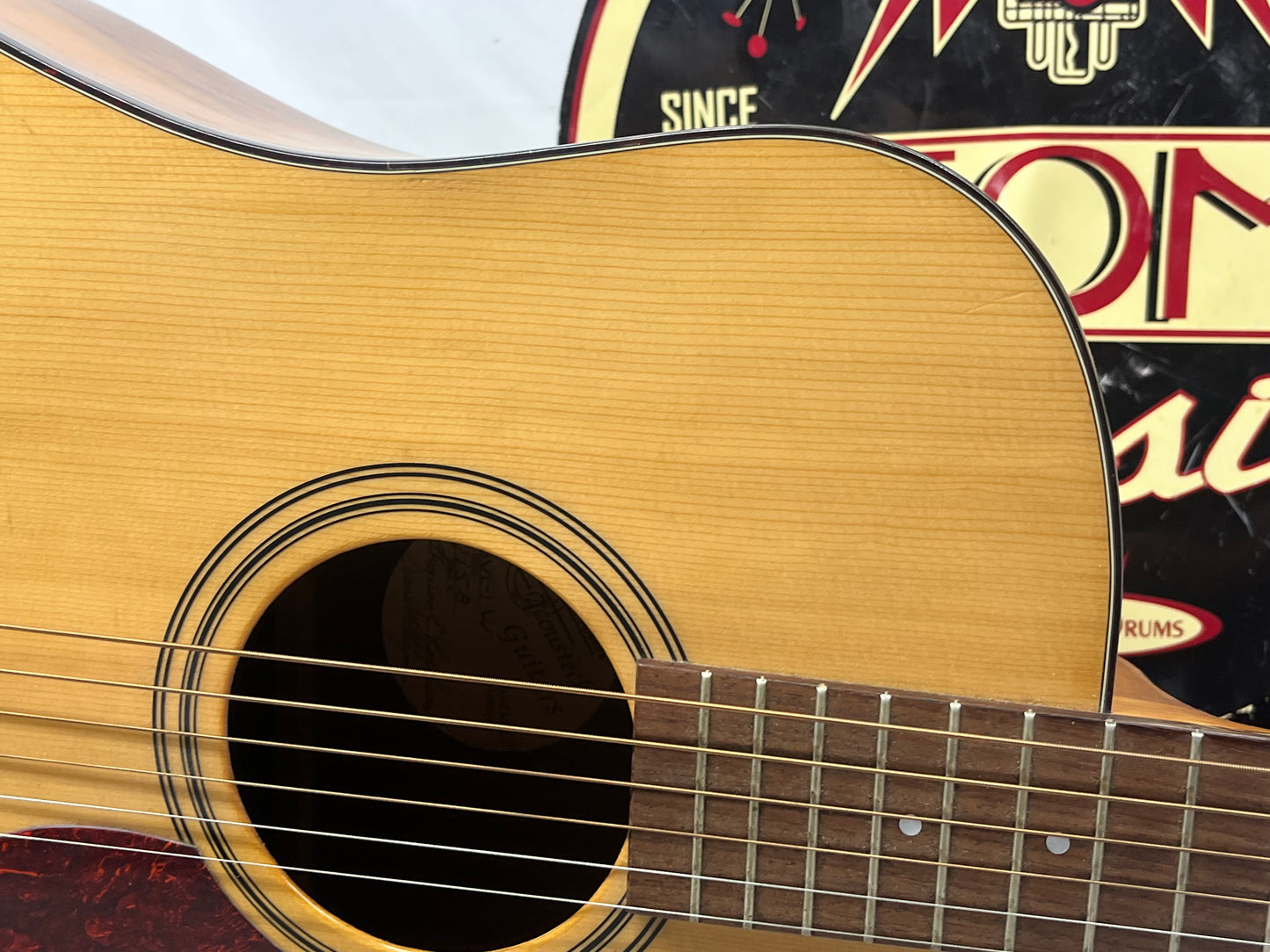 American Acoustech ESVL-1 Acoustic Guitar