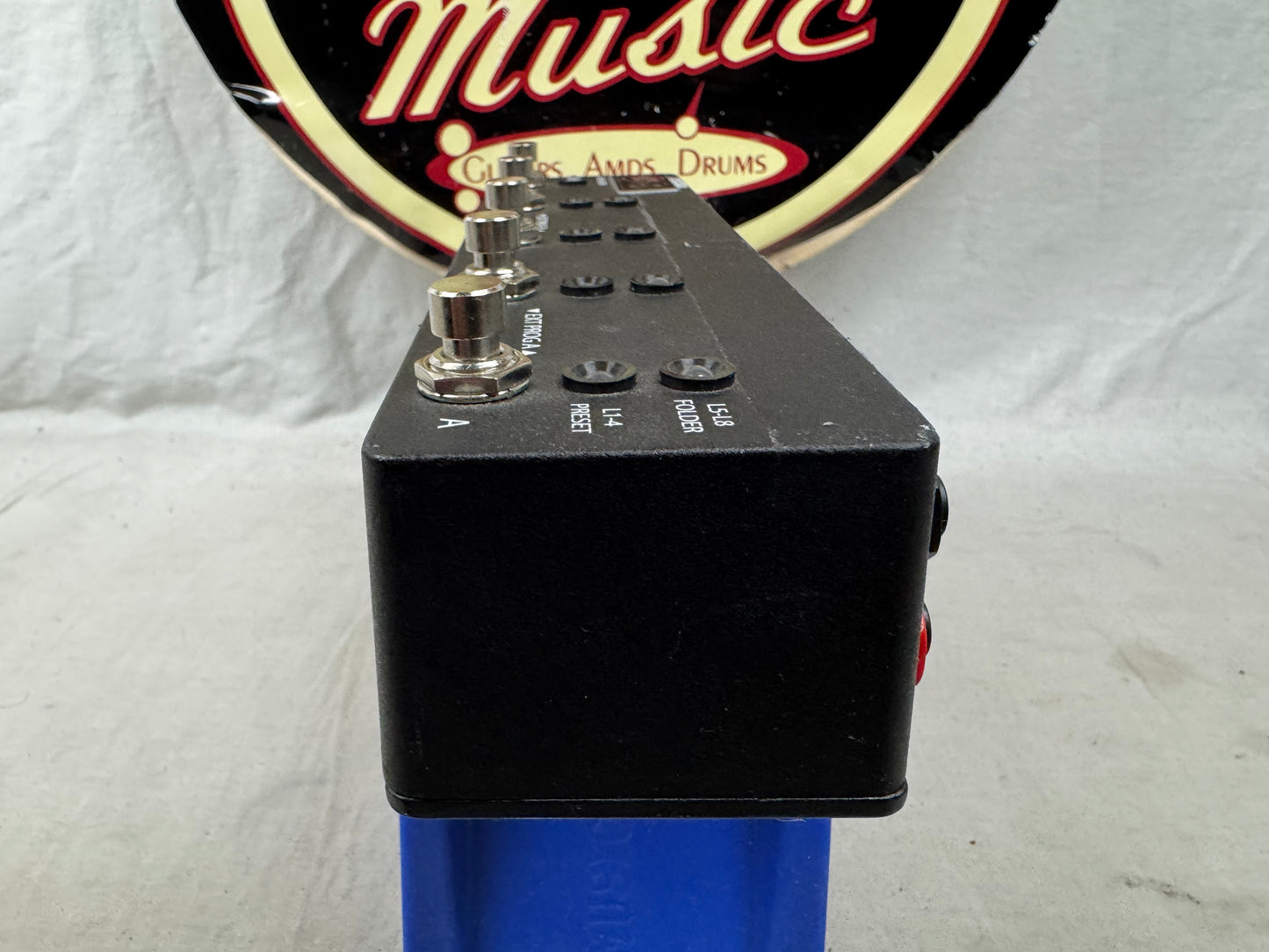 Disaster Area Designs DPC-8EZ Gen3 Programmable Bypass Switcher with MIDI Controller Pedal