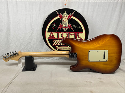 Fender American Deluxe Ash Stratocaster Guitar with Case 2005 - Tobacco Sunburst / Maple neck