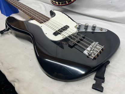 Squier 4-String Electric Jazz Bass