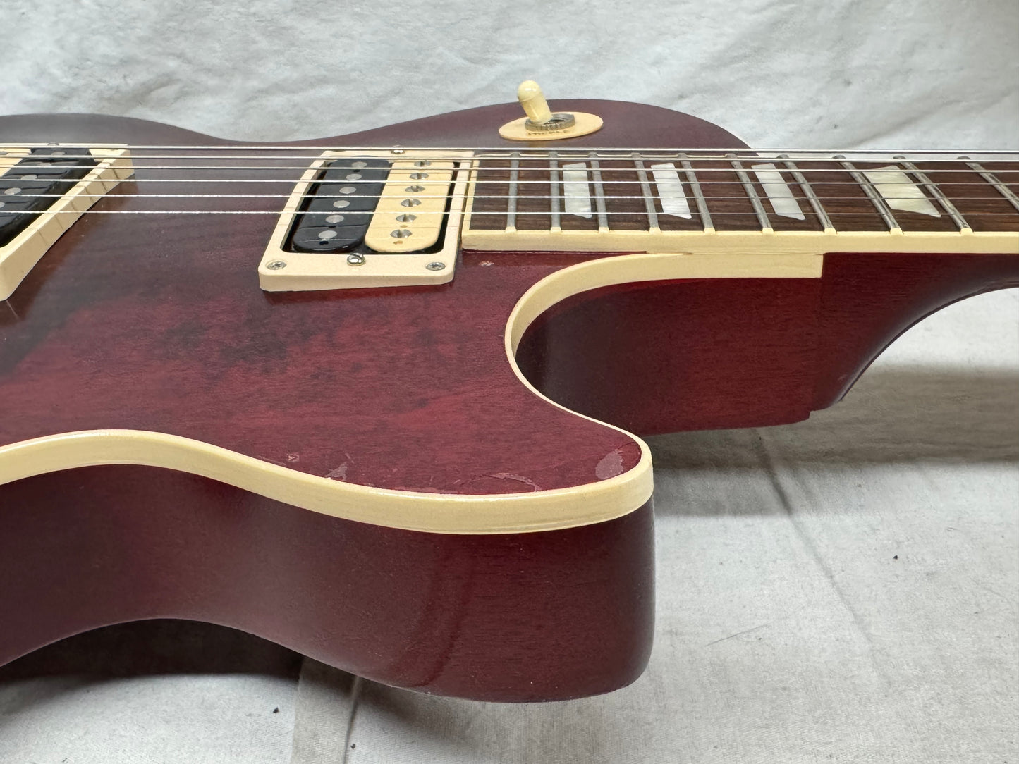 Gibson Les Paul Traditional Pro V Satin Guitar with Case 2019