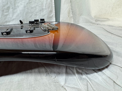 Fender American Standard Stratocaster Guitar with Case 2013 - 3-Color Sunburst / Maple neck