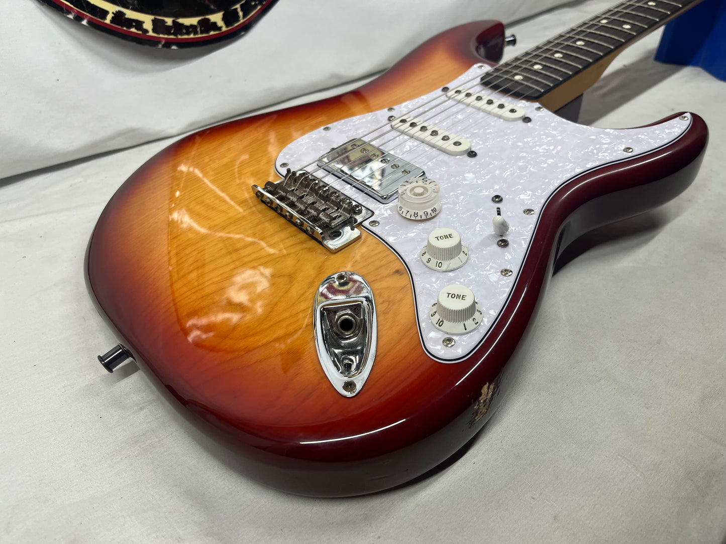 Fender GC Prop Standard Stratocaster strat HSS Electric Guitar - Sienna Sunburst