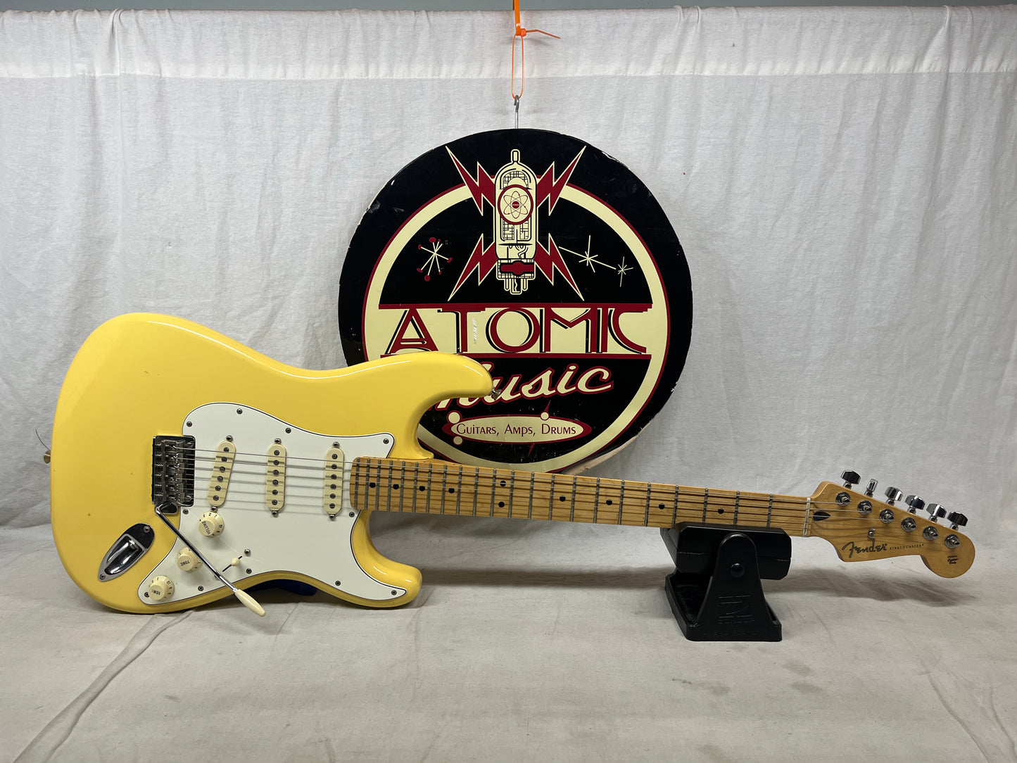 Fender Player Stratocaster Strat Electric Guitar MIM - Made in Mexico - Buttercream