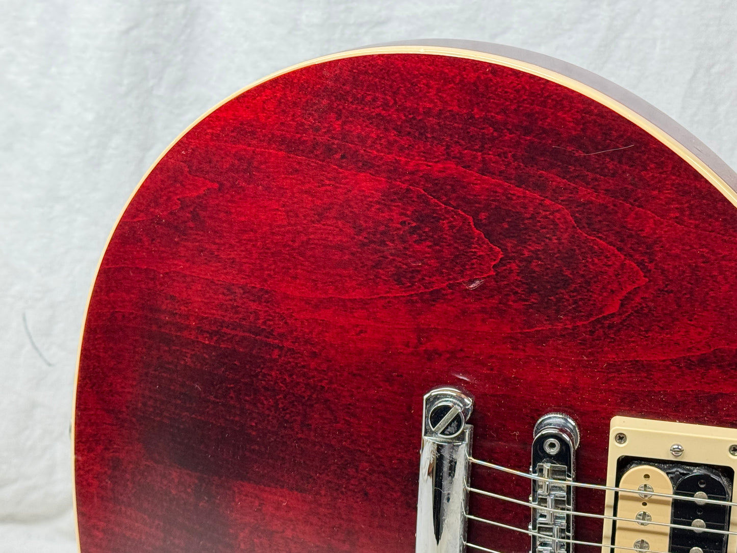 Gibson Les Paul Traditional Pro V Satin Guitar with Case 2019