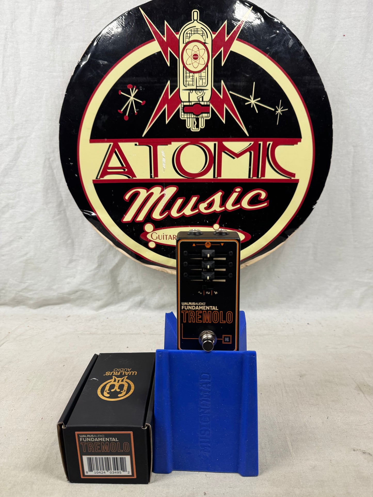Walrus Audio Fundamental Tremolo Pedal with Box