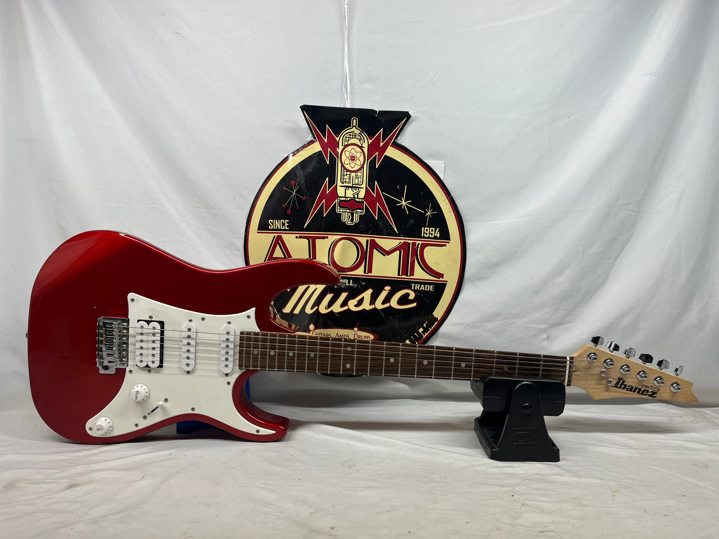Ibanez Gio GRX40 Doublecut Electric Guitar HSS - Candy Apple Red