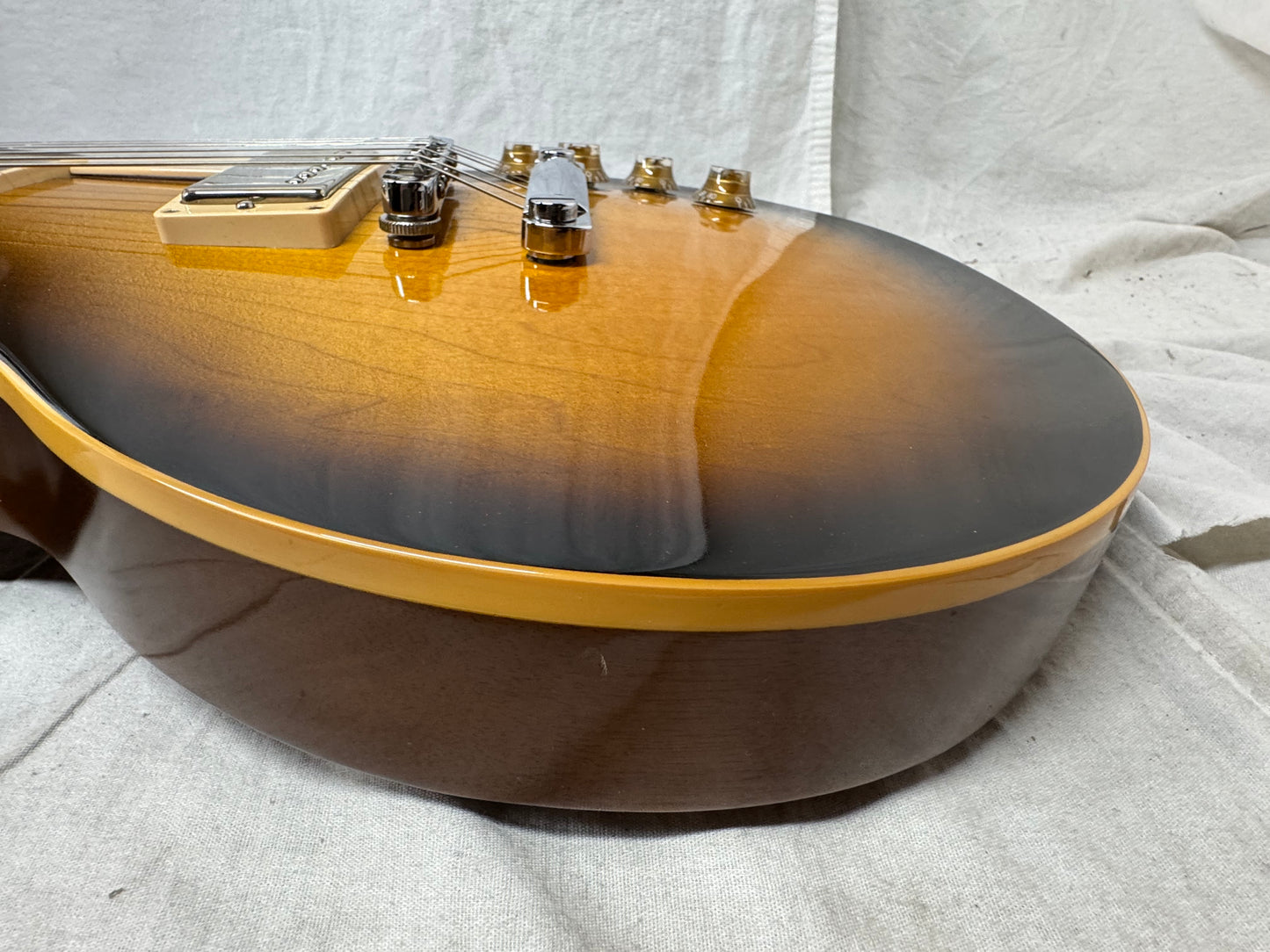 Gibson LPCGVSCH1 Les Paul Traditional Pro Guitar with Case 2012 - Vintage Sunburst