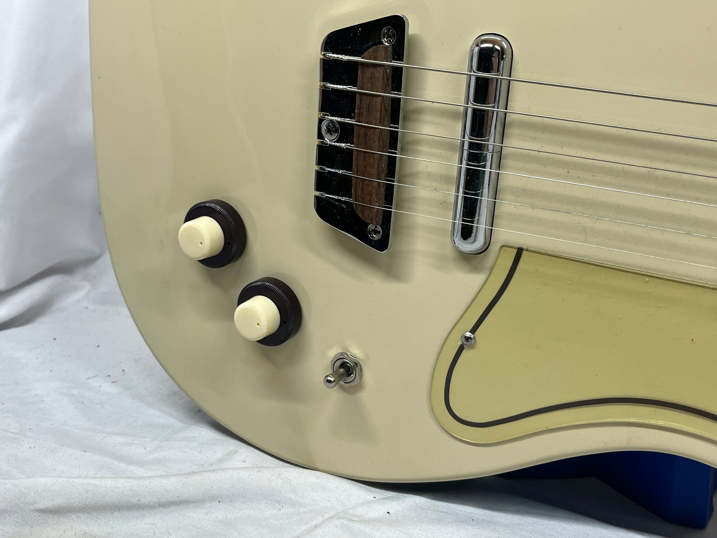 Danelectro 56-U2 Reissue Singlecut Electric Guitar with Hard Case