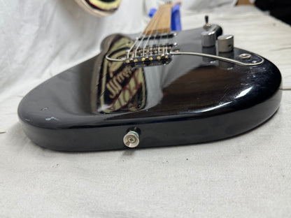 Fender MusicMaster music master Guitar 1961 - Black (likely re-fin'd) / Maple neck