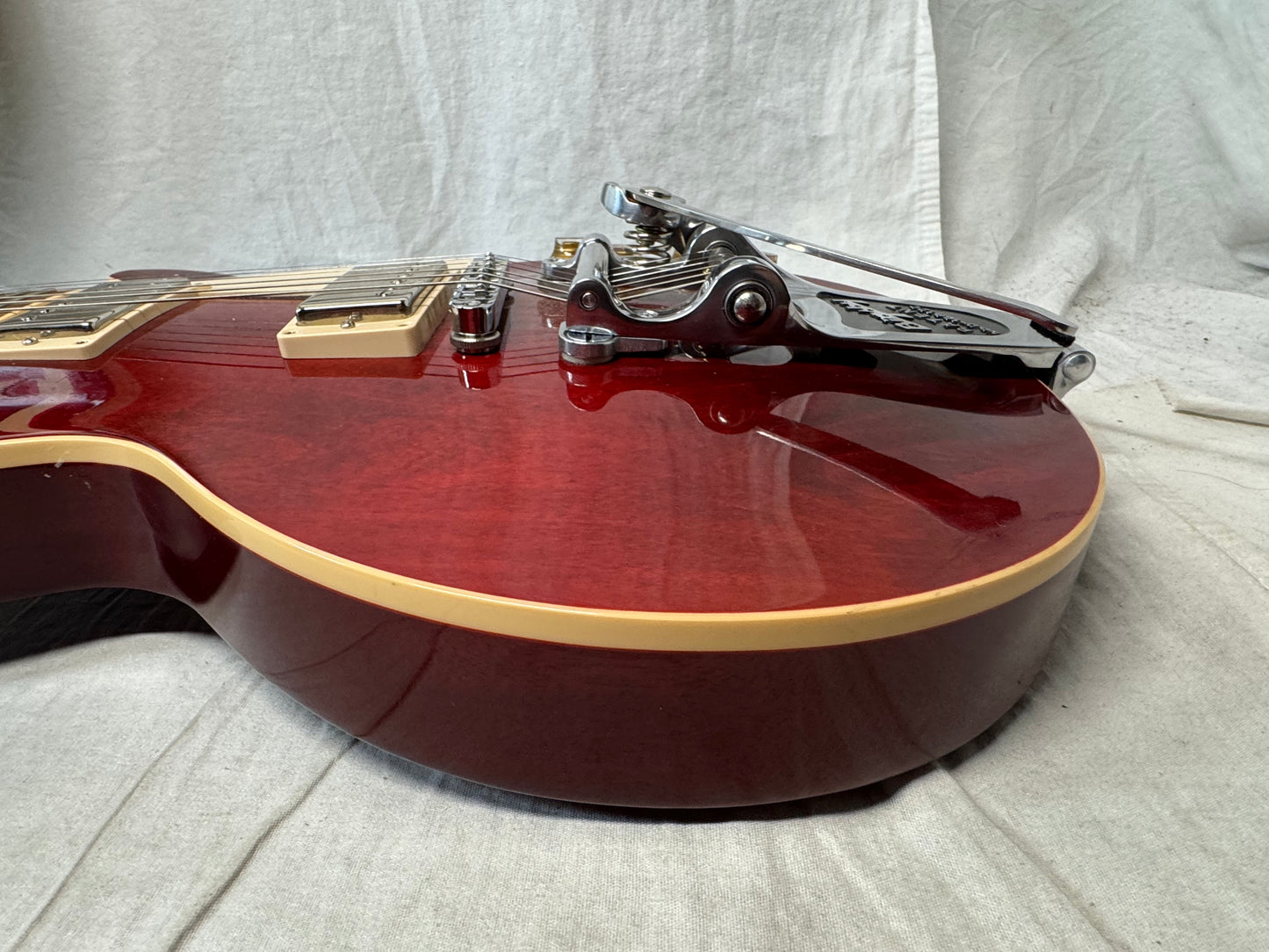 Gibson Les Paul Signature T Guitar with Case 2016