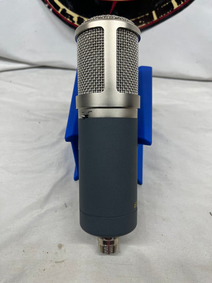 sE Electronics Z5600a II Large Daiphragm Multipattern Tube Condenser Microphone with Case and Shock Mount