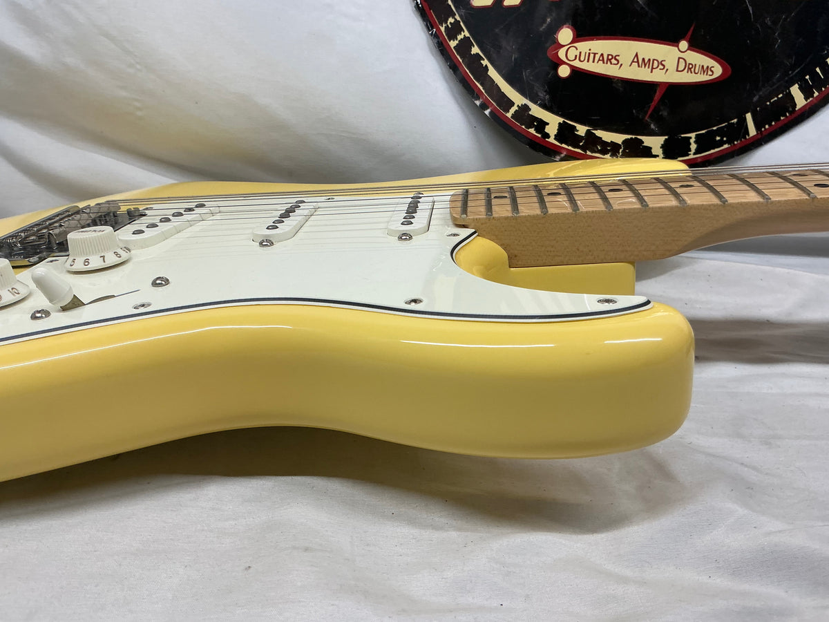 Fender Player Stratocaster 2022 - Butter Cream - Maple Fingerboard