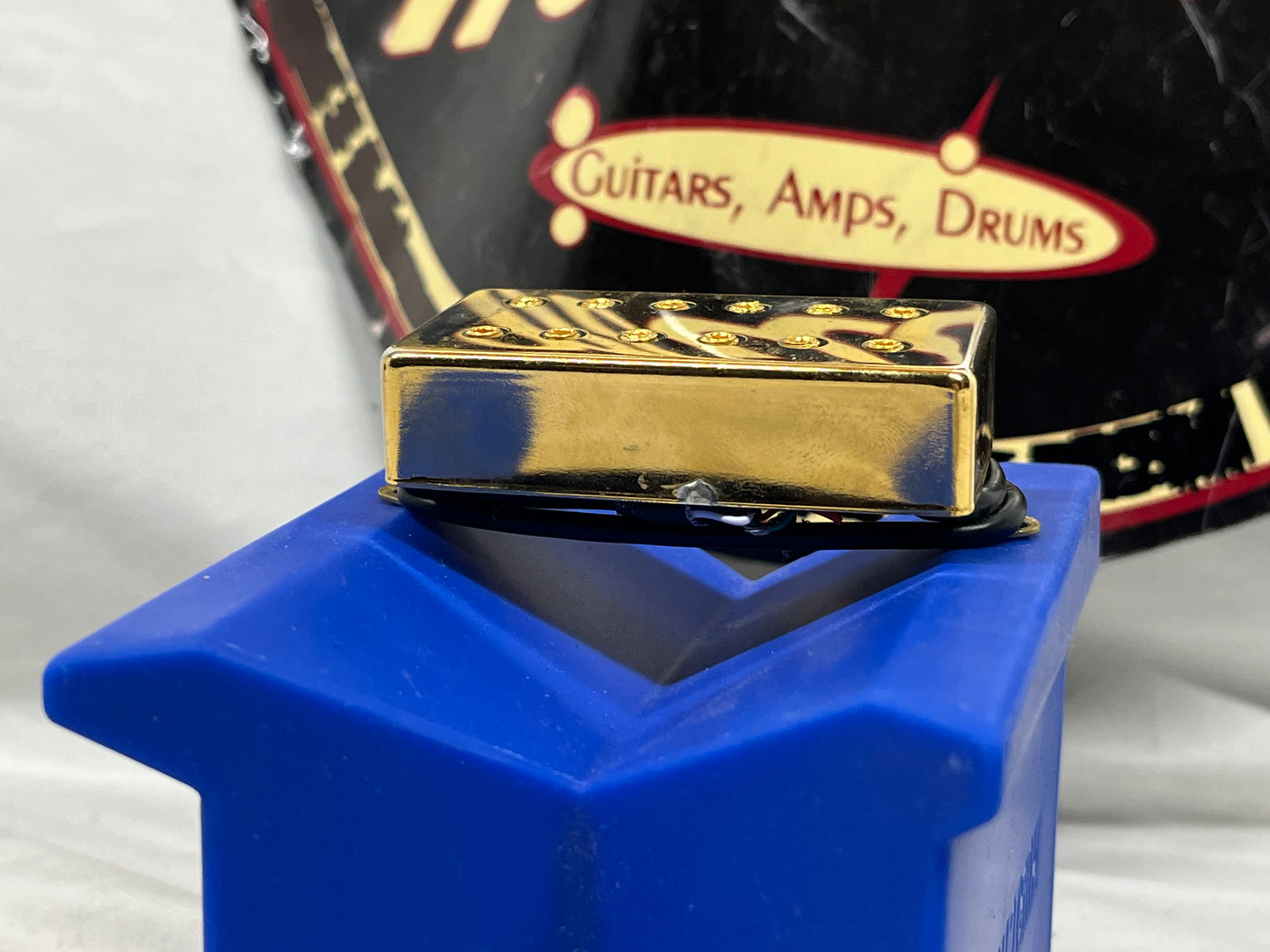 DiMarzio DP100GU Super Distortion Gold Cover Humbucker Pickup