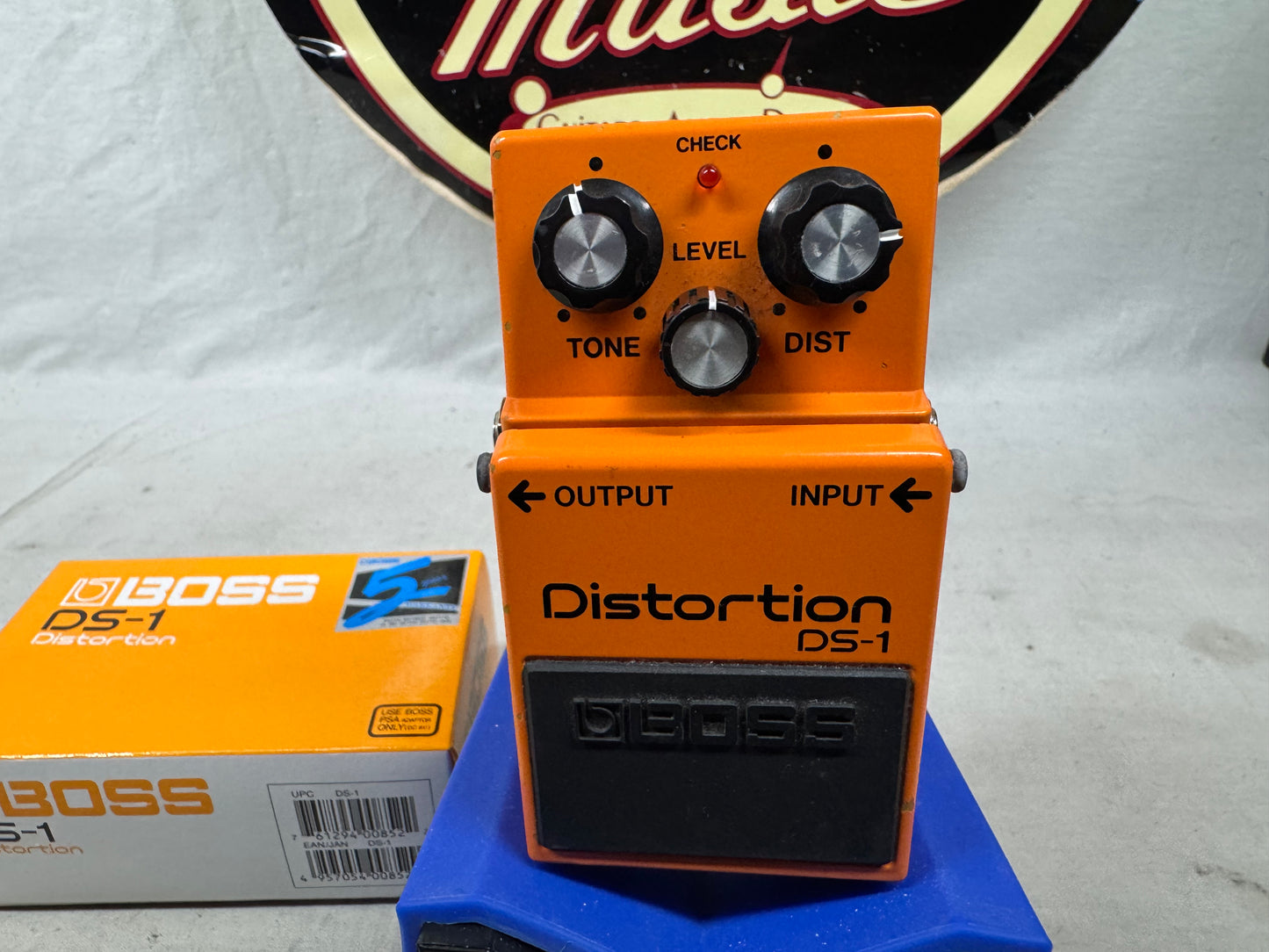 Boss DS-1 ds1 Distortion Pedal with Box 2009