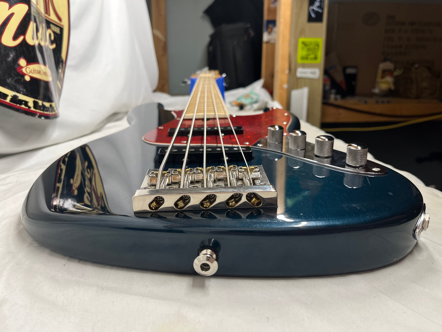 Crews Maniac Sound JB2005 5-String J-Style Electric Bass