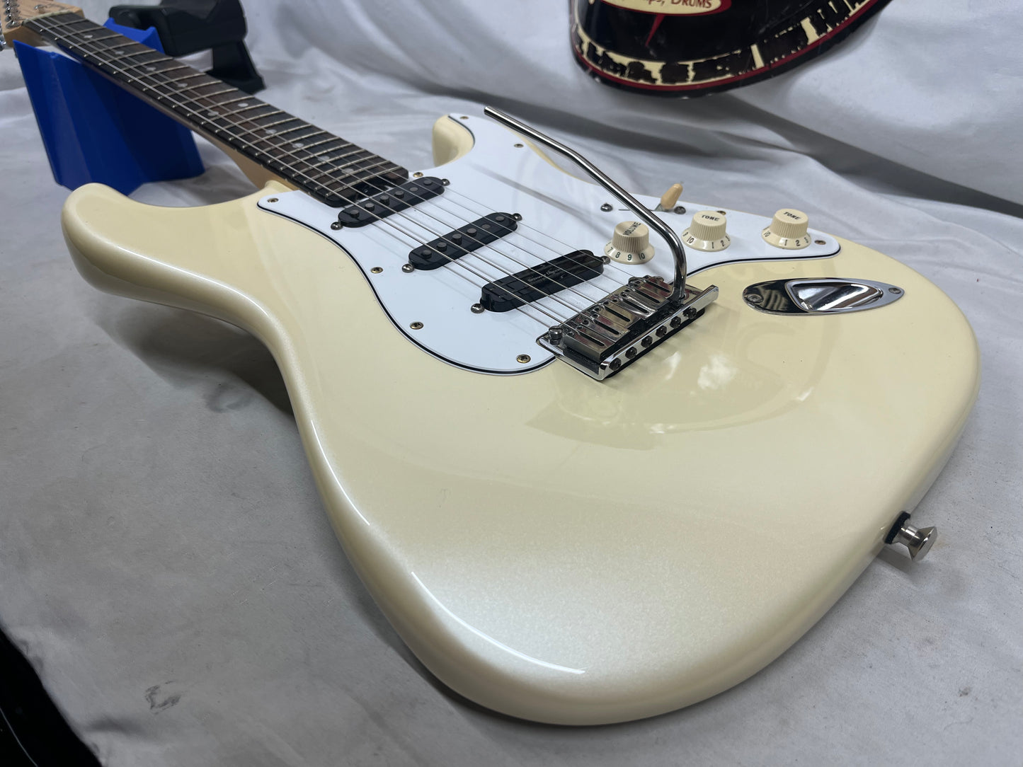 Fender American Elite Stratocaster Strat Shawbucker Electric Guitar with Hard Case