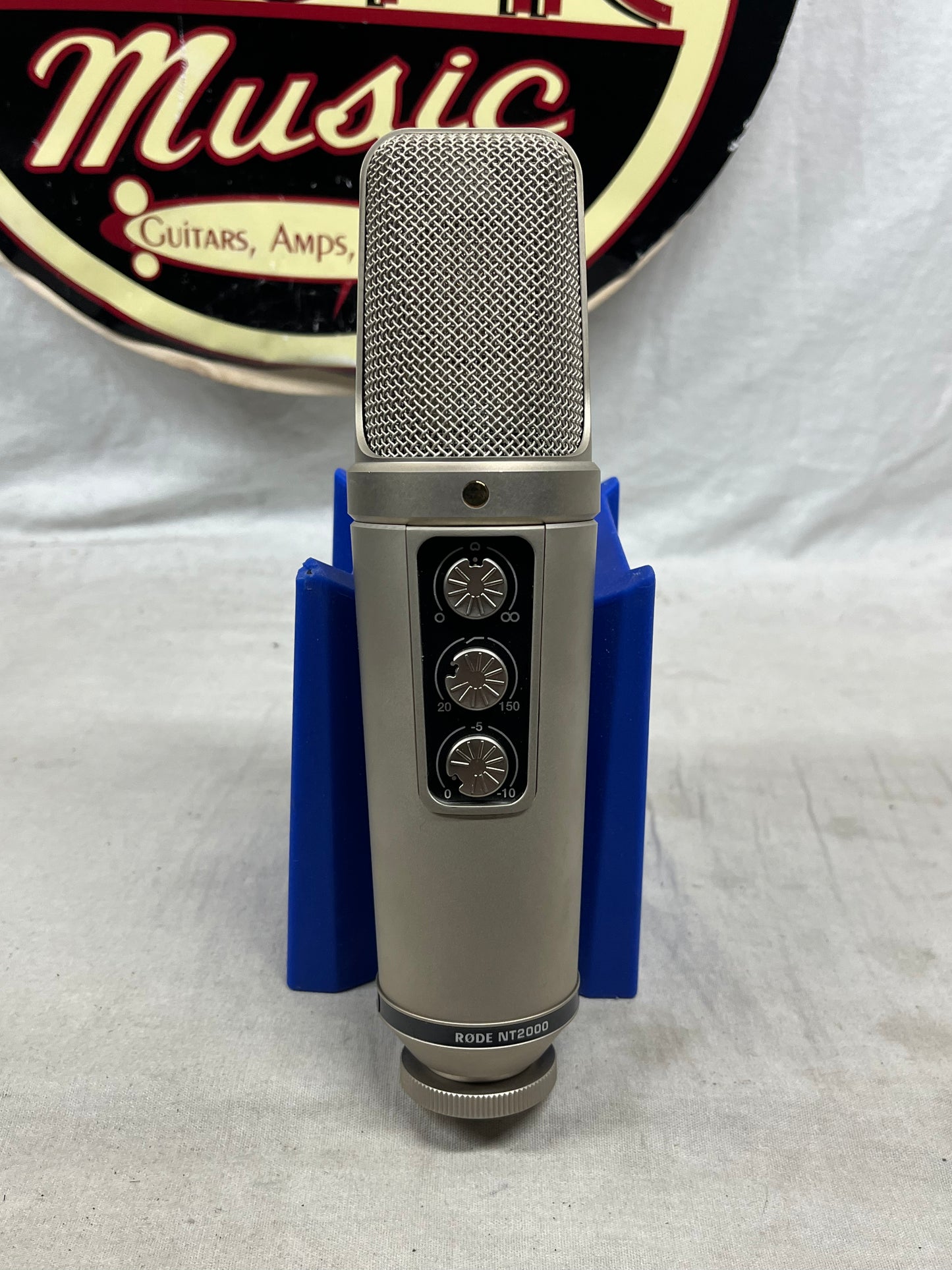 RODE NT2000 Multi-Pattern Condenser Microphone with Case and Shock Mount