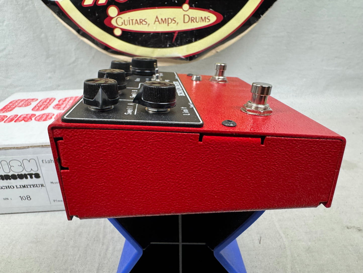 Fish Circuits Echo Limiteur Delay Pedal with Box