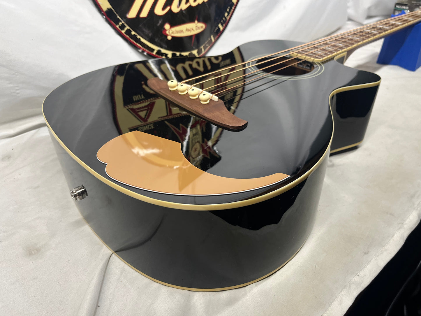 Fender Kingman Acoustic/Electric Bass with Gig Bag