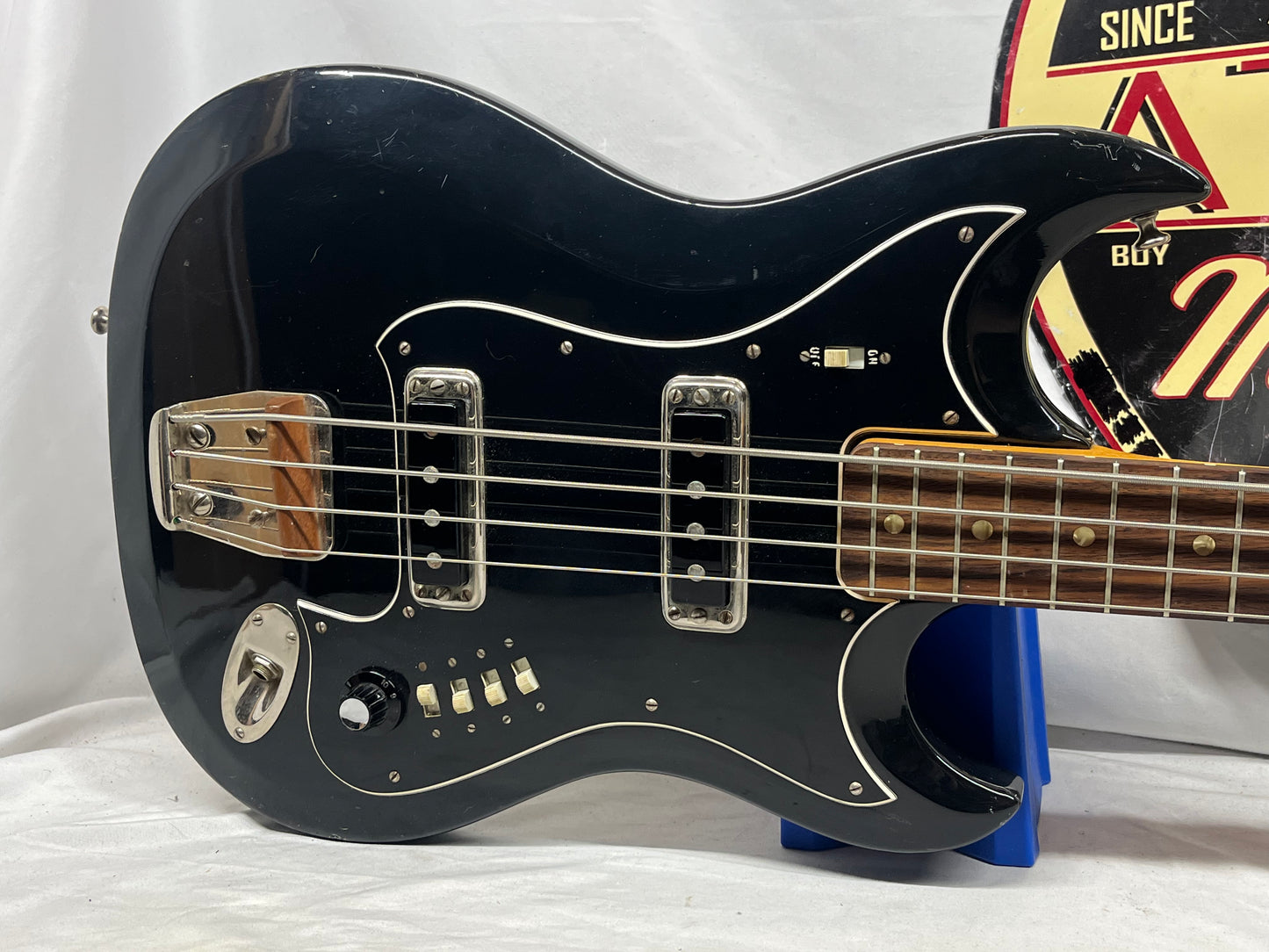 Hagstrom H-II-B Doublecut 4-String Electric Bass 1967 with Hard Case
