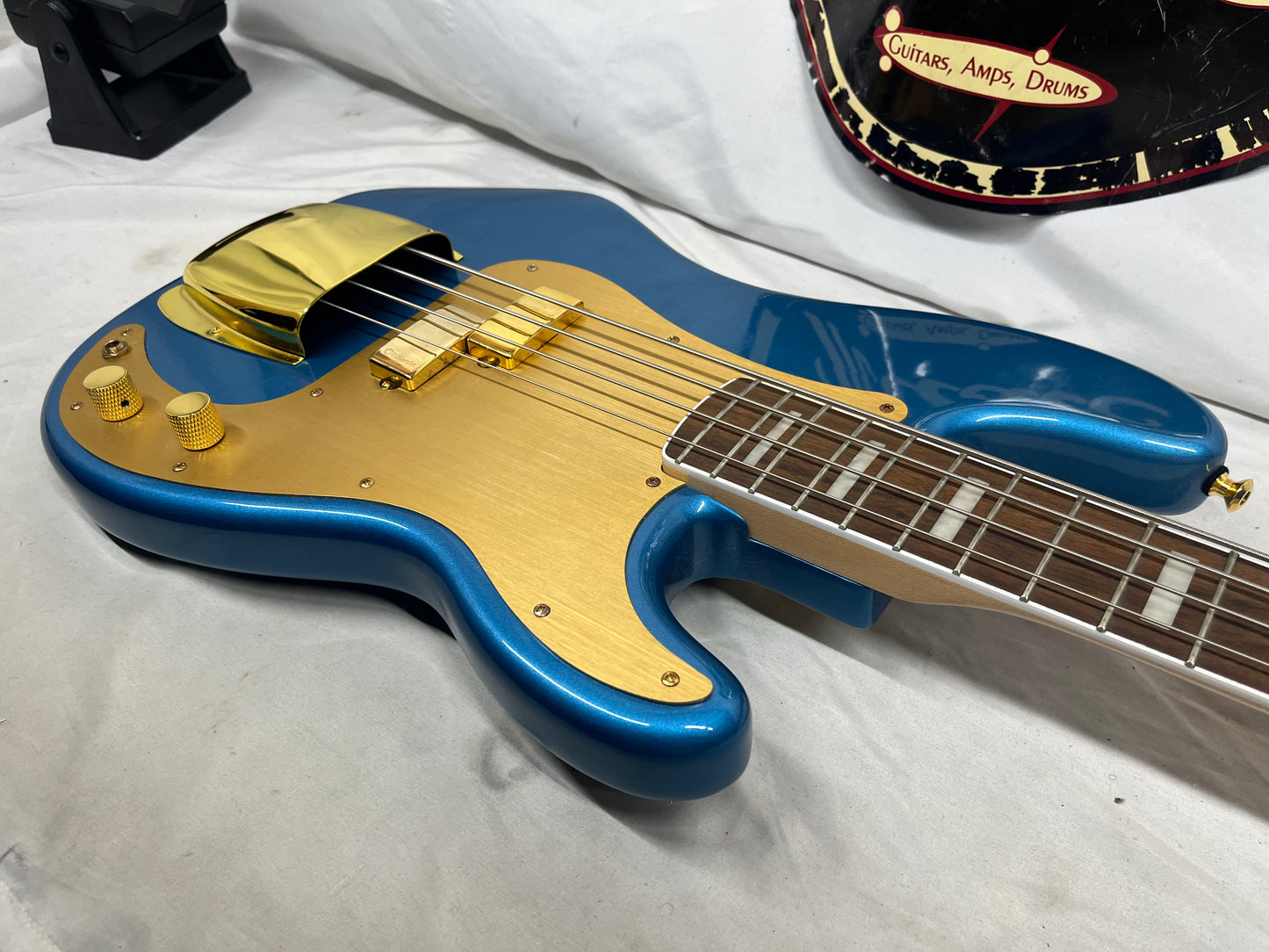 Squier 40th Anniversary 4-String Electric Precision Bass Gold Edition - Lake Placid Blue
