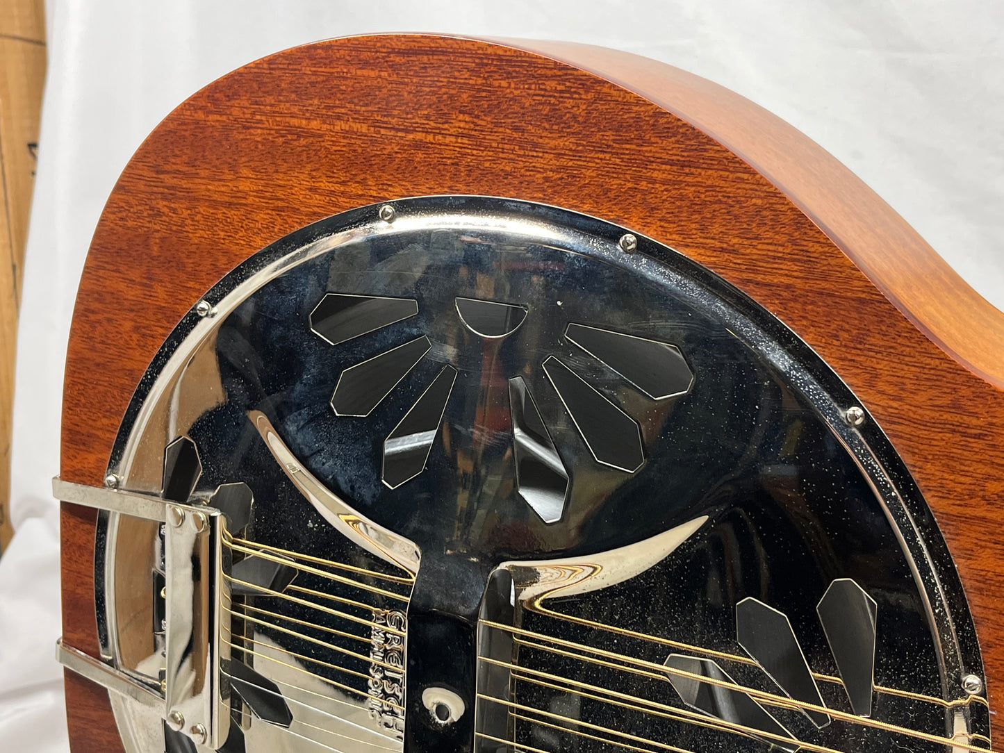 Gretsch G9200 Boxcar Round-Neck Acoustic Resonator Guitar