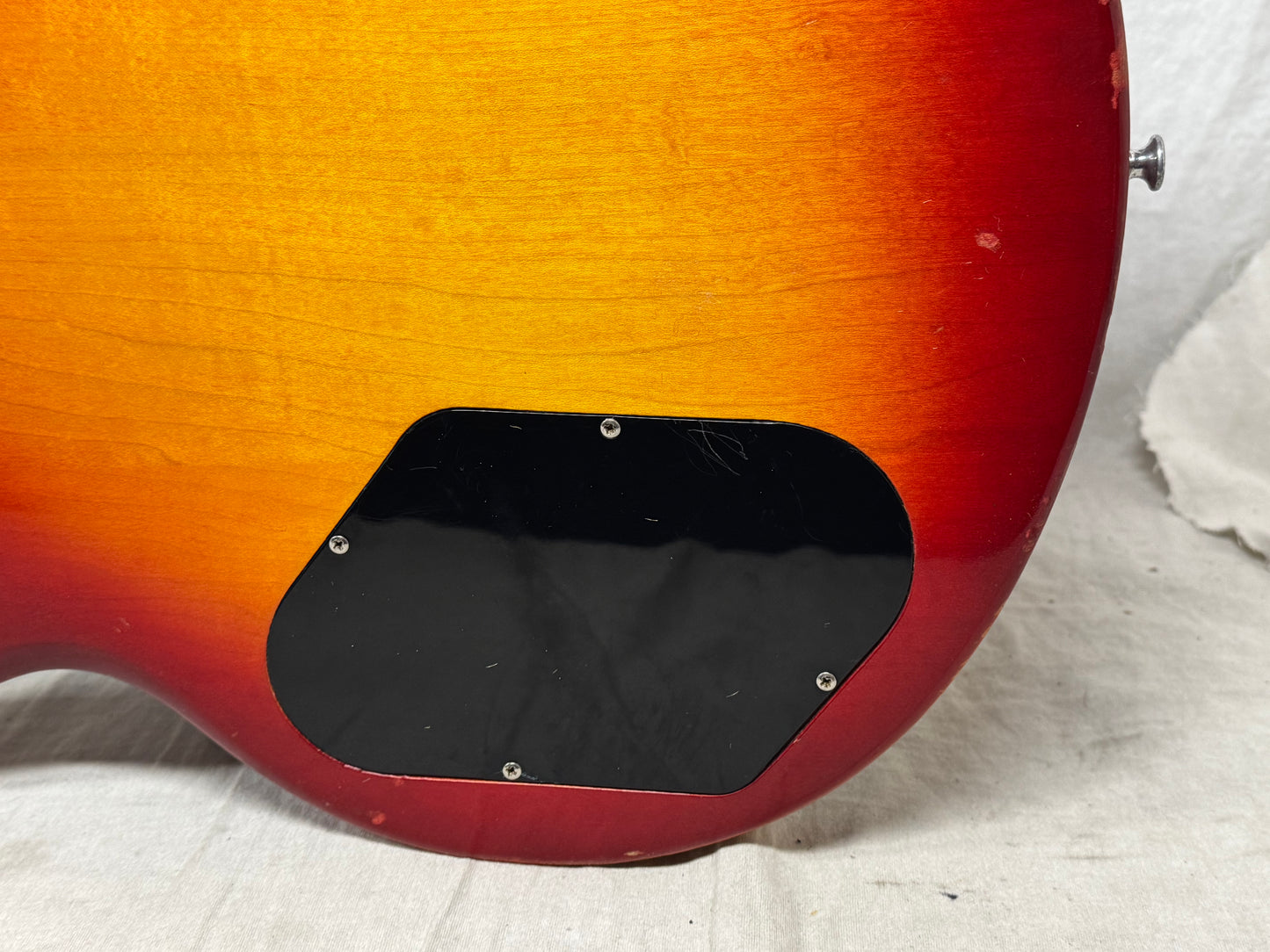 Gibson L6-S l 6s Custom Singlecut Guitar with Case - Cherry Sunburst