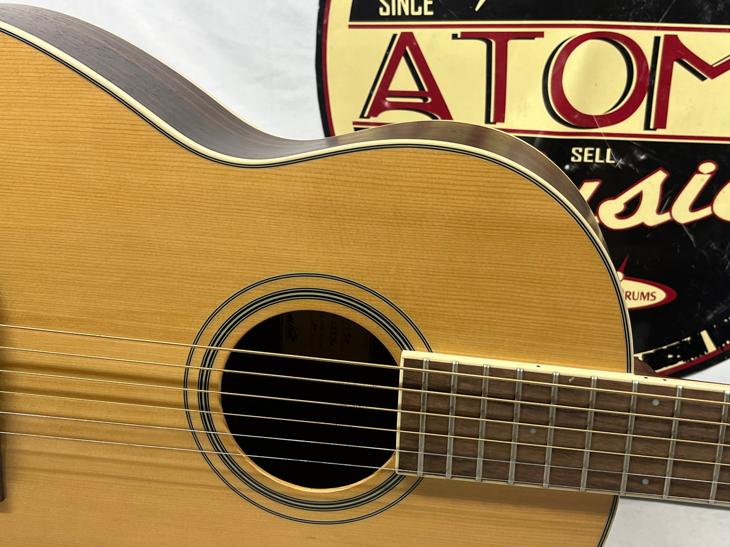 Wechter 1730 Acoustic Guitar
