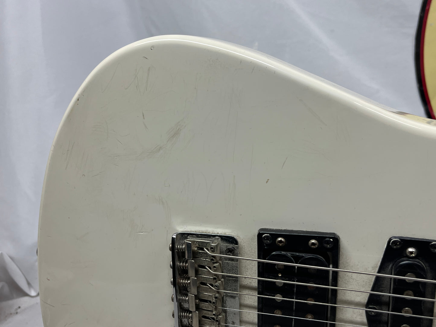 Squier Bullet HSS Singlecut Electric Guitar