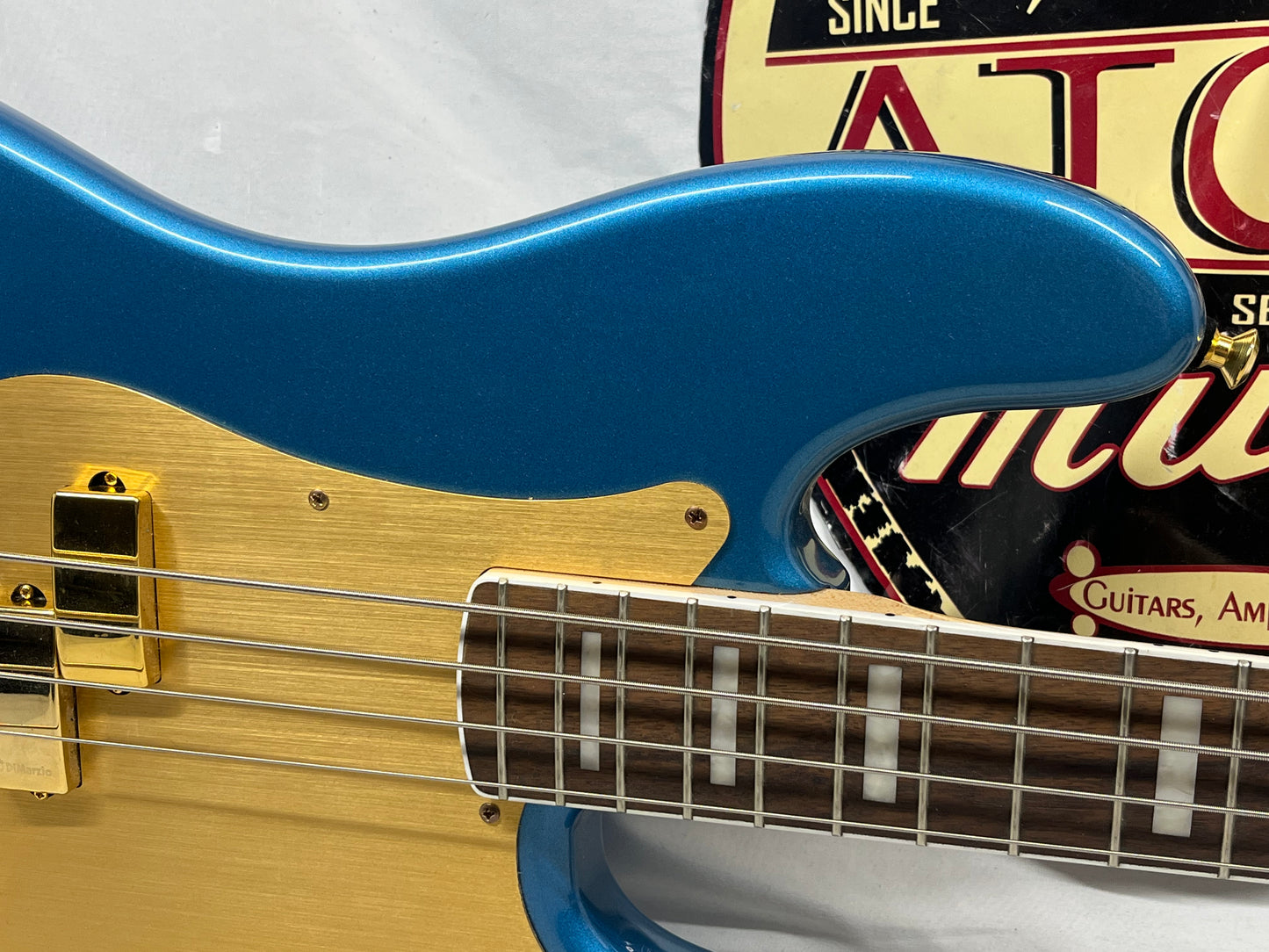 Squier 40th Anniversary 4-String Electric Precision Bass Gold Edition - Lake Placid Blue