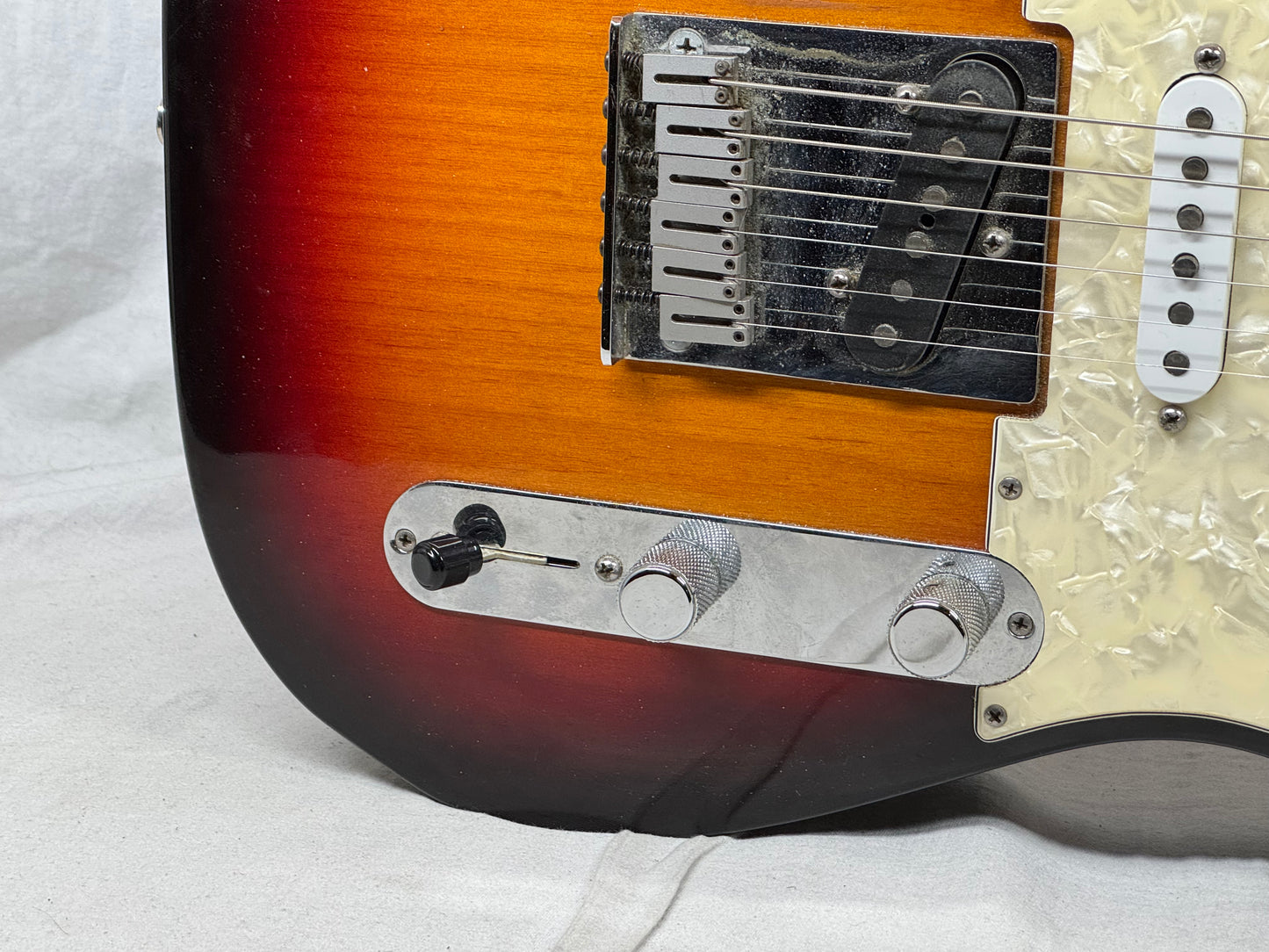 Fender Custom Shop American Classic Telecaster Guitar with Case - 3-Color Sunburst / Rosewood fingerboard