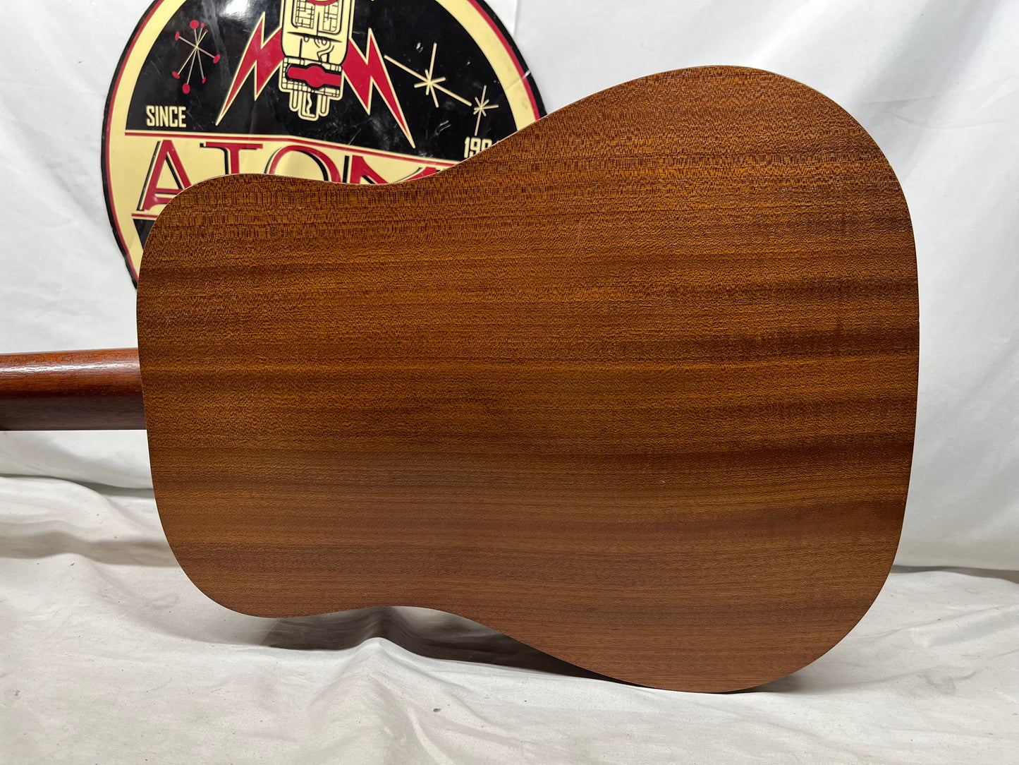 Taylor 305 Baby Taylor Acoustic Guitar with Gig Bag