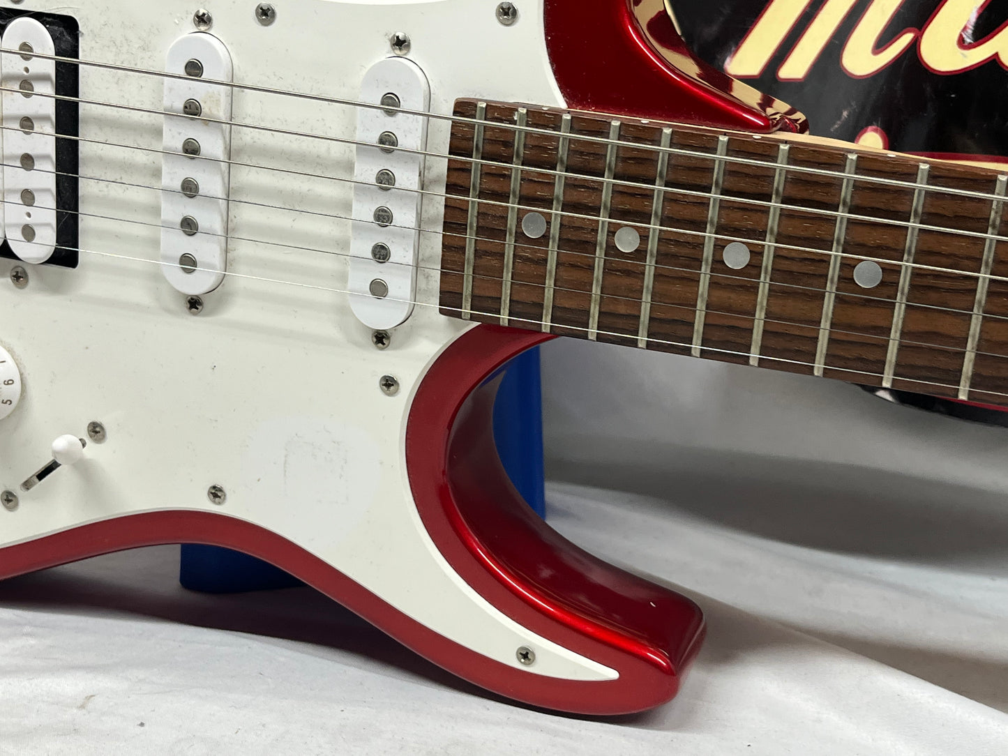 Ibanez Gio GRX40 Doublecut Electric Guitar HSS - Candy Apple Red