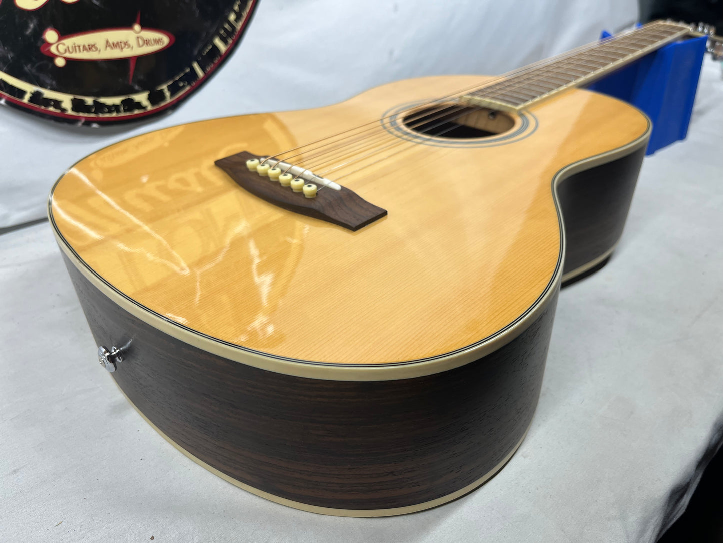 Wechter 1730 Acoustic Guitar