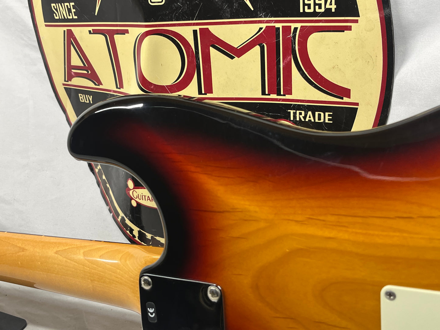 Fender Classic Series '60s Stratocaster strat Electric Guitar - 3-Color Sunburst