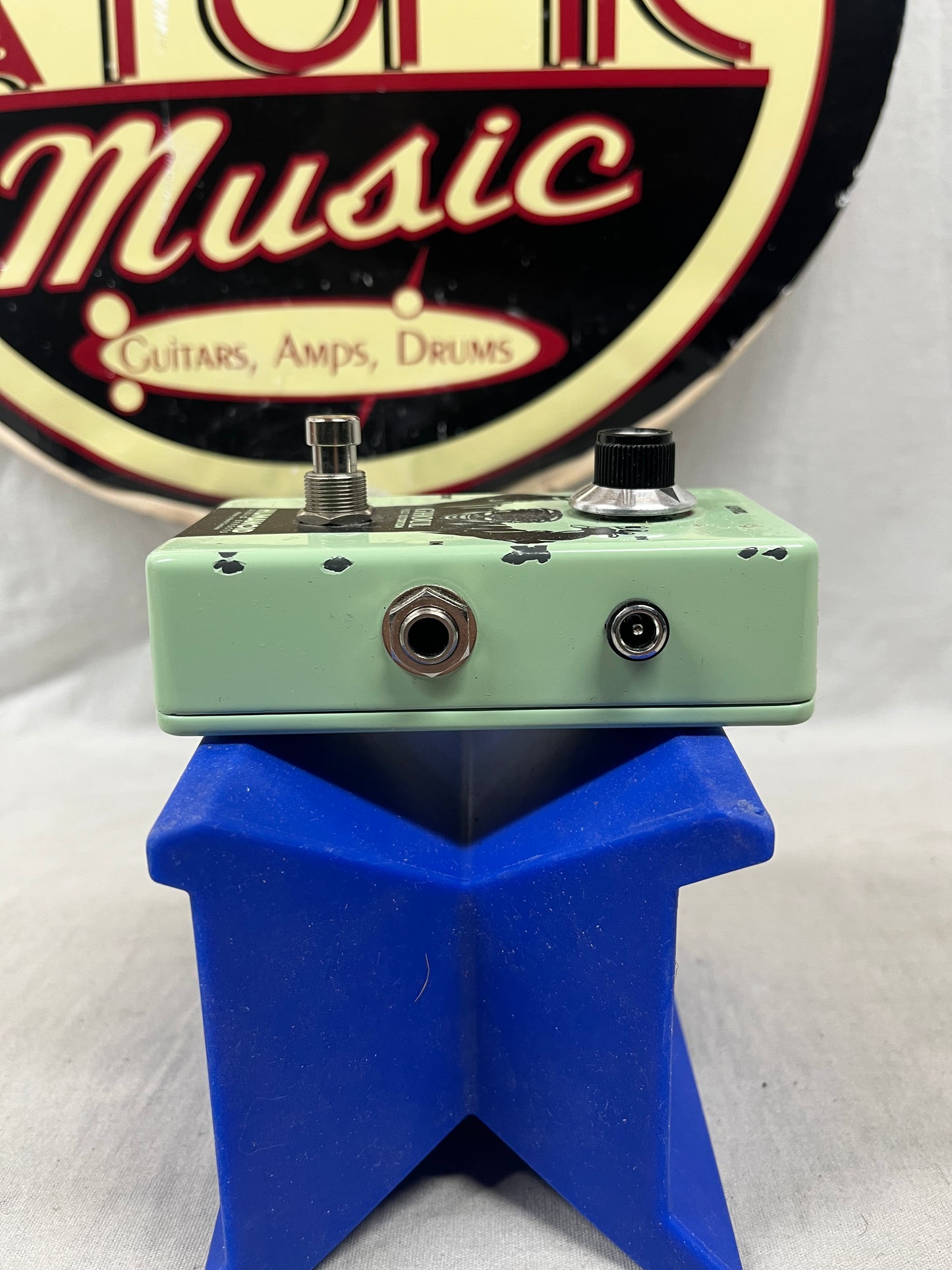 Humanoid Audio Effects Ghoul Fuzz Distortion Pedal with Box