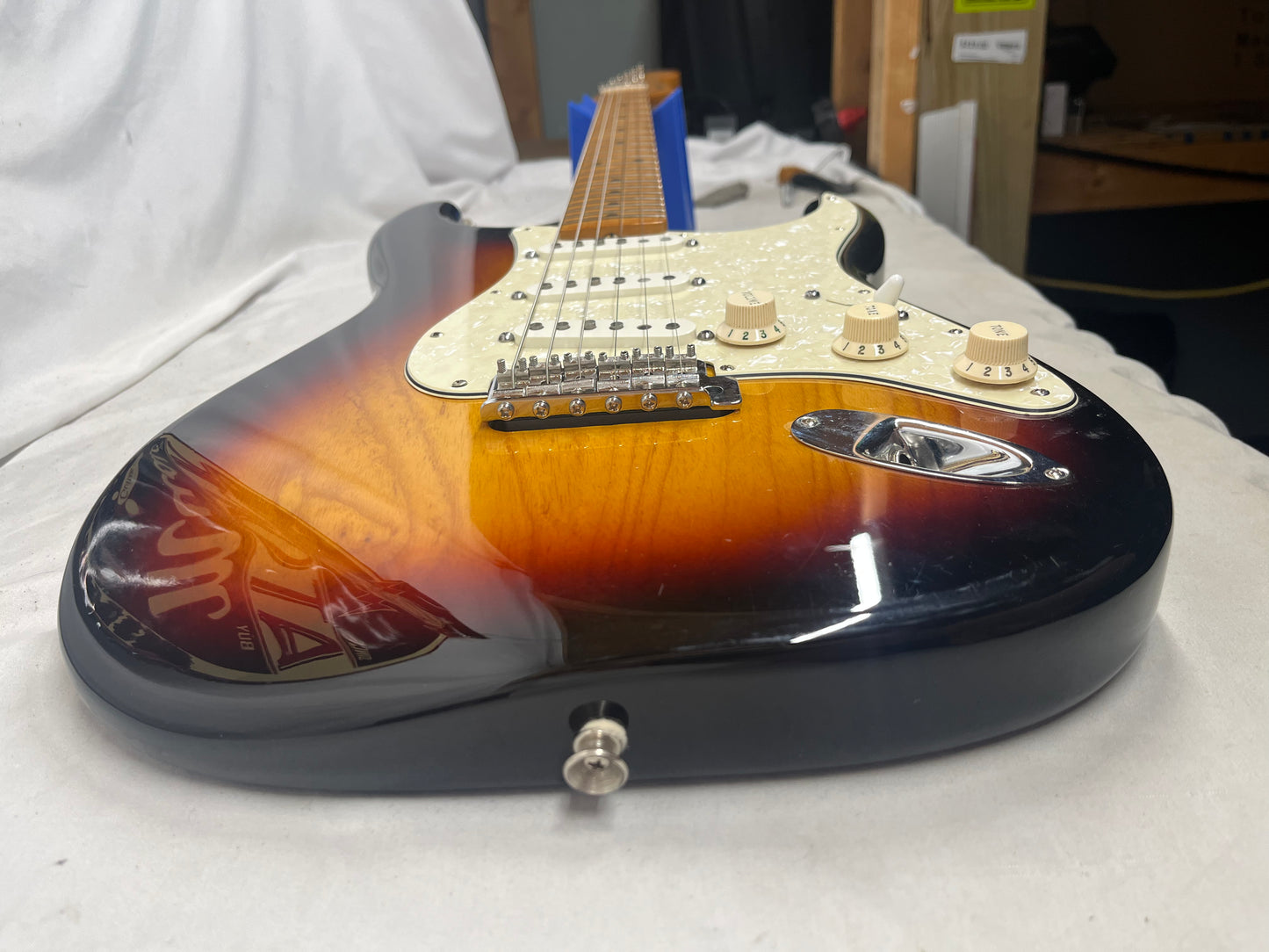 Fender FSR Player Stratocaster Strat Electric Guitar MIM - Made in Mexico - 3-Color Sunburst