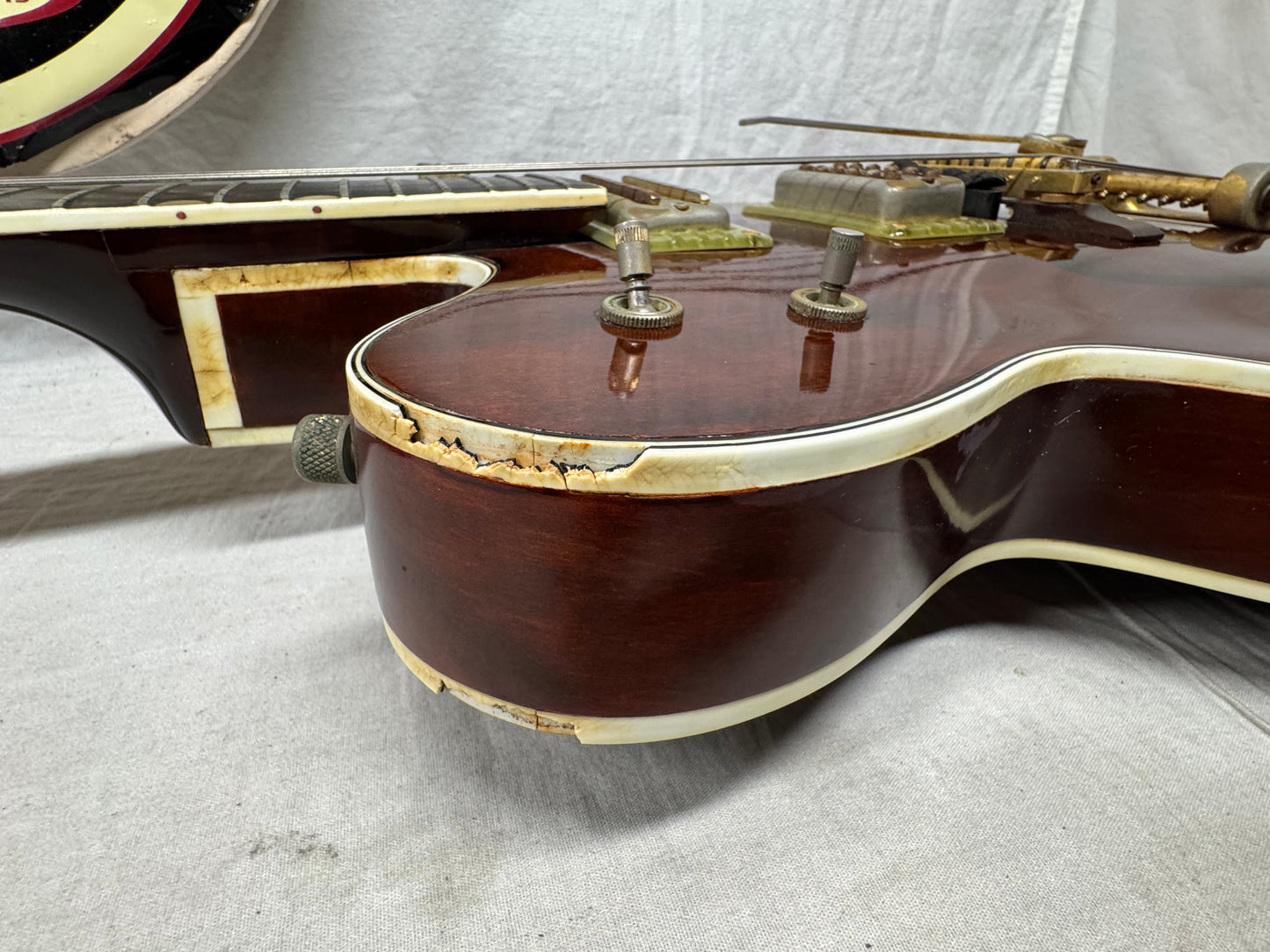 Gretsch 6122 G6122 The Chet Atkins Country Gentleman Hollowbody Guitar with Case - modified 1964