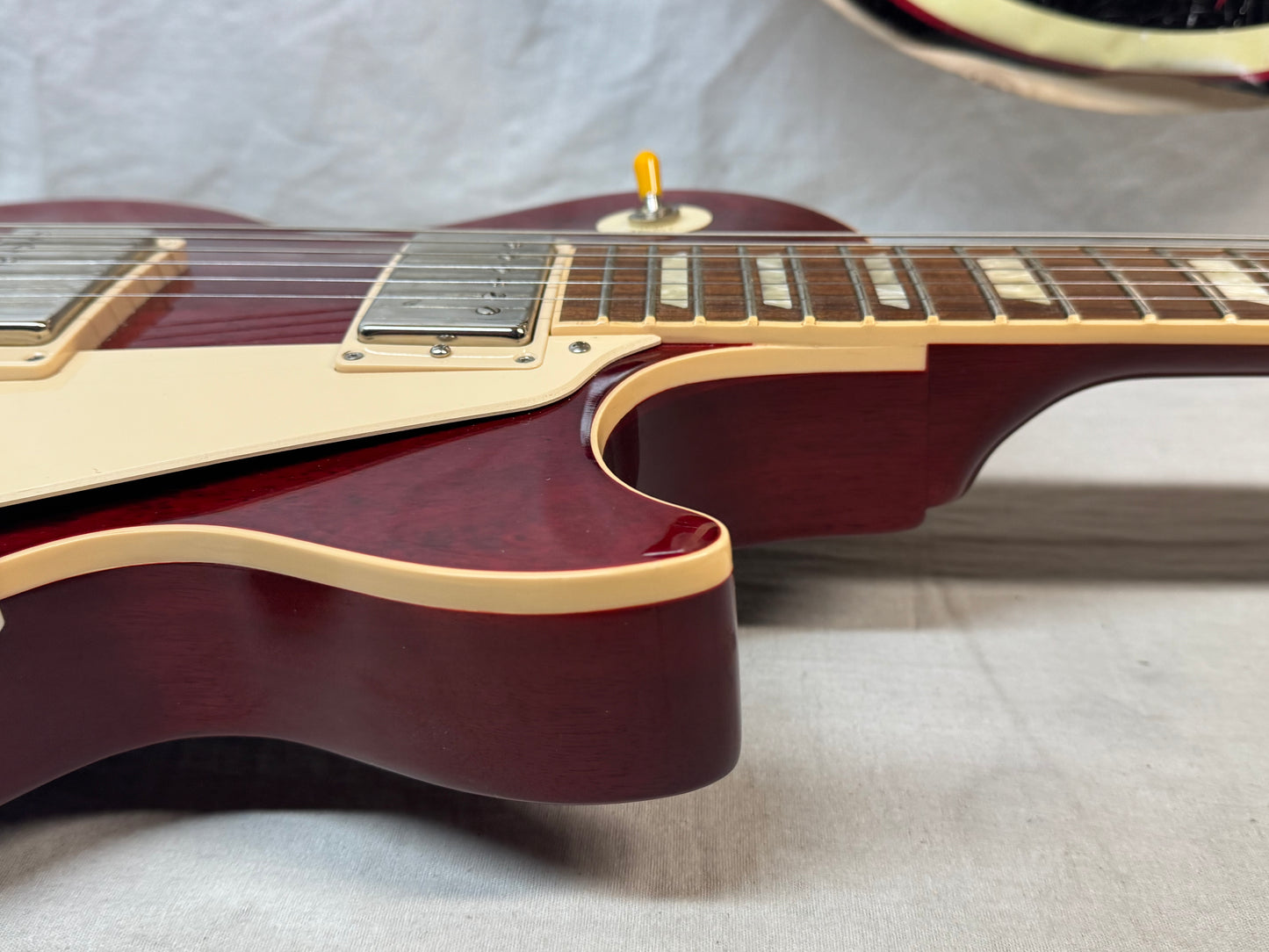 Gibson Les Paul Signature T Guitar with Case 2016