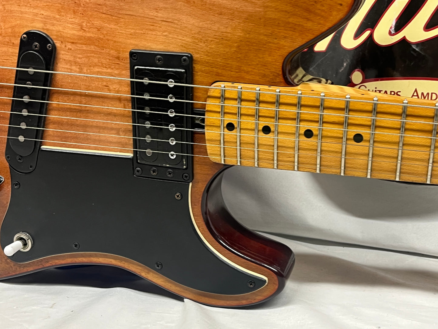 Yamaha SuperJam 800 Singlecut Electric Guitar